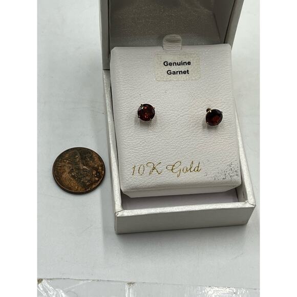 Everlasting Gold 10k Red Garnet 5mm Prong Set Round Solitaire Earrings New - Picture 6 of 6
